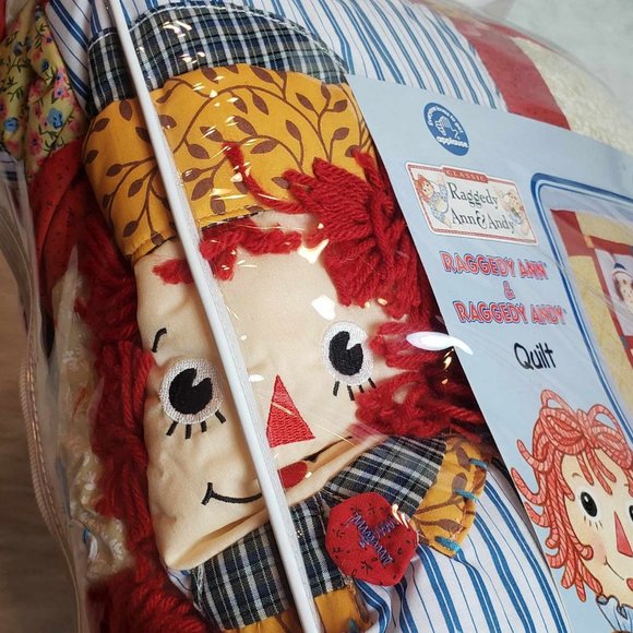 NEW!!! Early 2000s RAGGEDY ANN & ANDY 3D Baby Quilt Wall Hanging - Discontinued